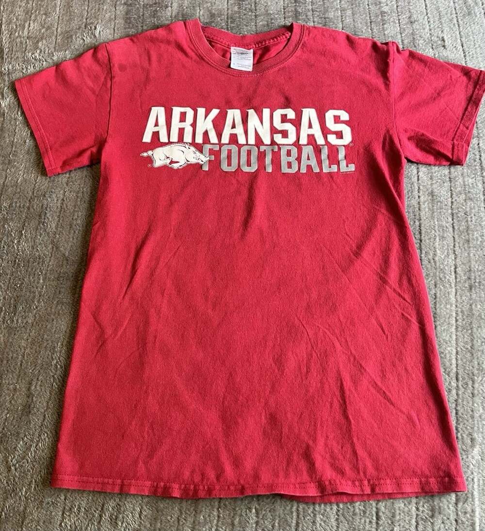 Gildan 100% Cotton Arkansas Razorbacks T-shirt College NCAA Adult Small Red